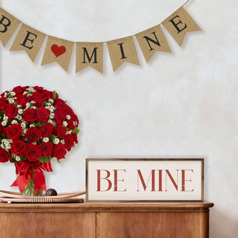 Rouge «Be Mine» sur blanc, H 4 po x l 12 po