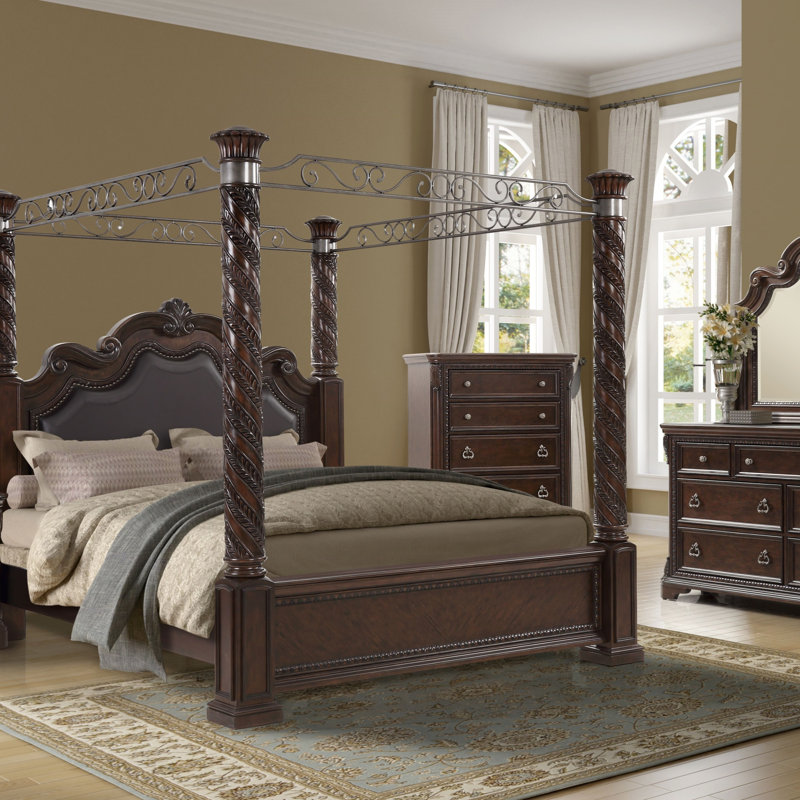 Commode 5 tiroirs en acajou traditionnel