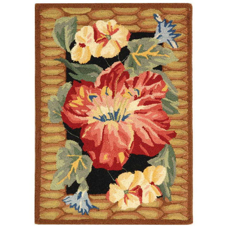 Hogle Hand Hooked Wool Floral Rug