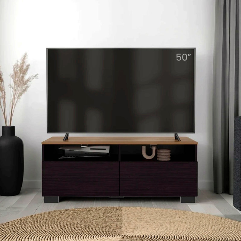Meuble télé en wengé et chêne naturel avec porte et rangement ouvert