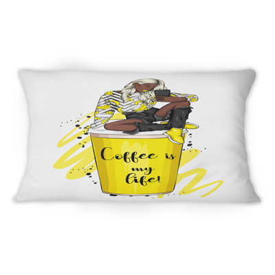 Fille afro-américaine sur une tasse à café jaune - Coussin décoratif imprimé moderne