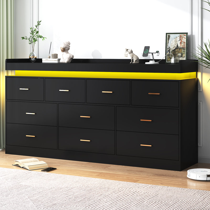Karigan 10 Drawer Dresser, Black