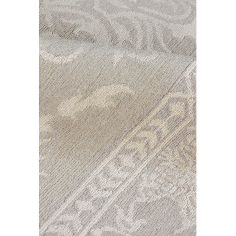 Velvet hand-knotted Silk Ivory/Silver Area Rug, 8'X10'