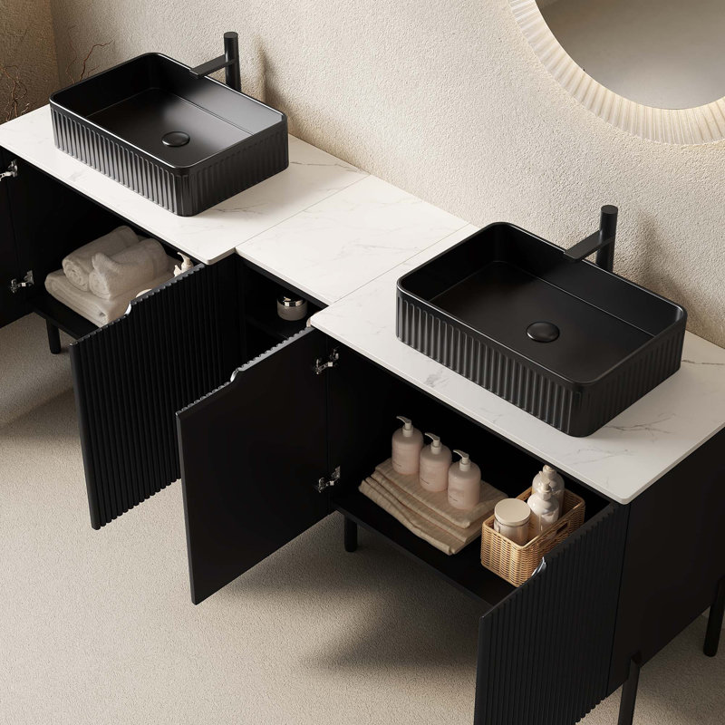 Élégant meuble-lavabo français avec motif rayé et rangement généreux, 72"