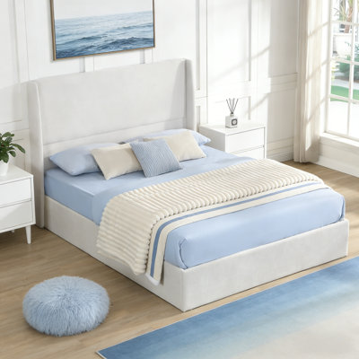 Lit tapissier en chenille