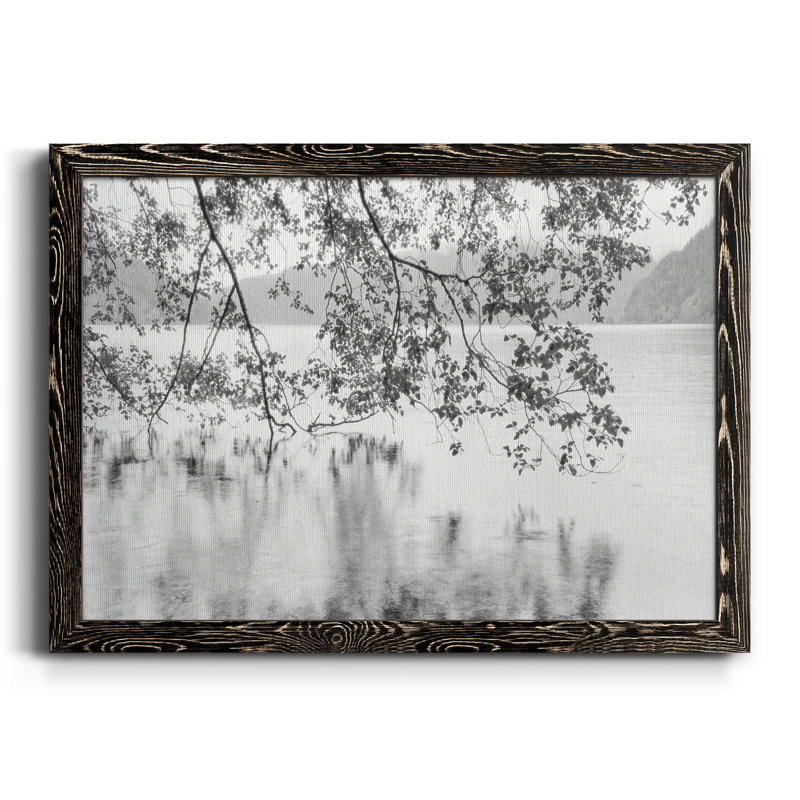 Lake Crescent - Toile encadrée de qualité supérieure - prête à être accrochée, H 31,5 po x l 23,5 po x P 1,5 po
