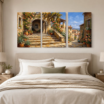 «Sunny Stone Village Street», ensemble de 3 toiles avec entrée arquée et roses