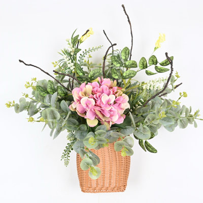 Arrangement floral d'hortensia artificiel printemps-été avec panier pour porte d'entrée murale