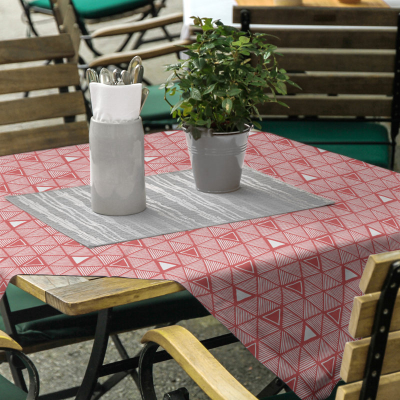 Classic Hand Drawn Triangles Tablecloth, Red/White