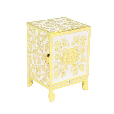Armoire Wealth