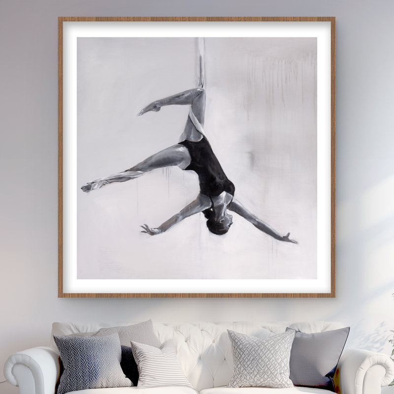 Danseuse sur soie aérienne, reproduction encadrée monochrome