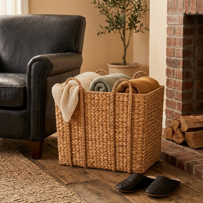 Cole and Grey Seagrass Handmade Woven Brown Decorative and Functional Storage Basket with Braided Handles