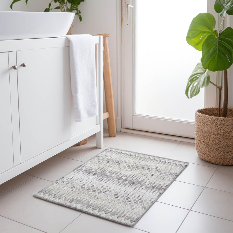 Venerio Premium Machine Washable Rug, Rectangle 1'8" x 2'6"