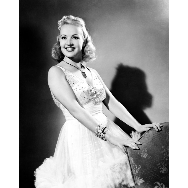 Sourire, Betty Grable, regardant ailleurs - photographie sans cadre, H 10 po x l 8 po
