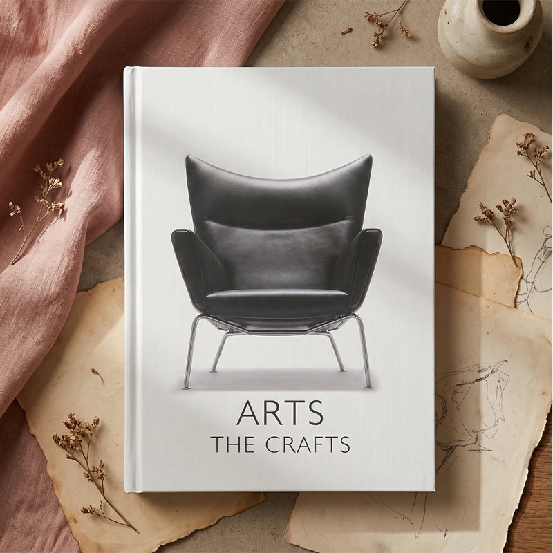 Grand livre décoratif blanc avec de vraies pages imprimées, livre relié