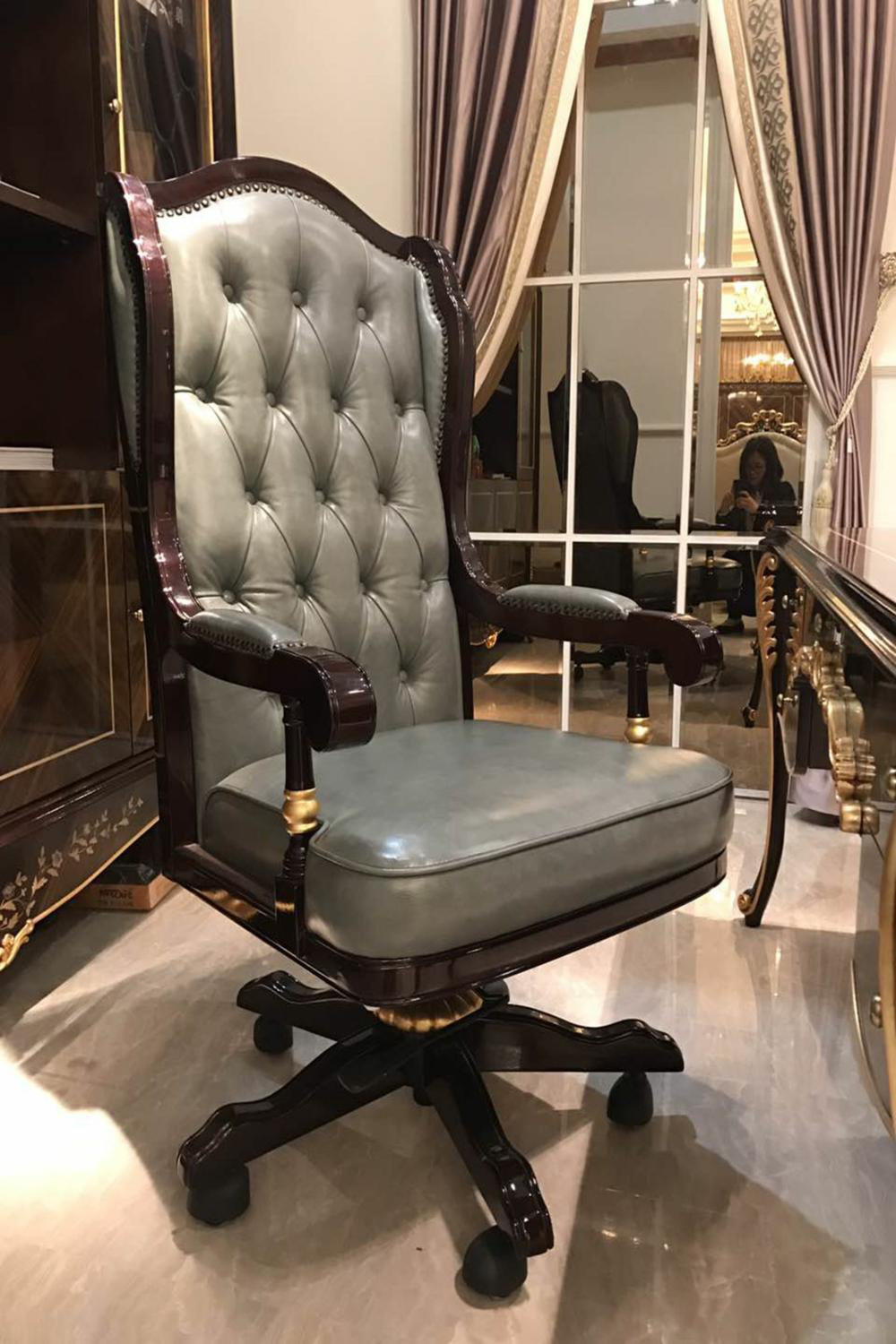 Executive Outlet Pridemore Executive Chair Infinity Furniture