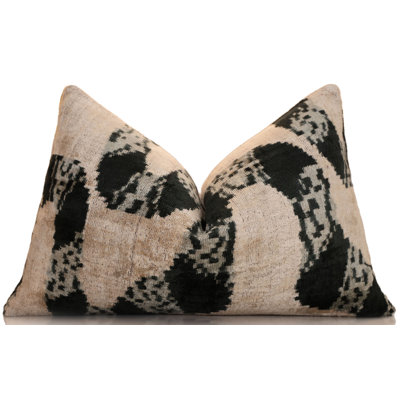 Coussin lombaire luxueux en velours de soie noir et naturel 16 po x 24 po avec insert en duvet