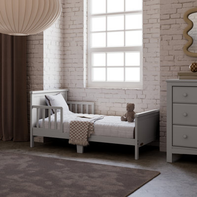 Lit pour tout-petits avec garde-corps Bailey