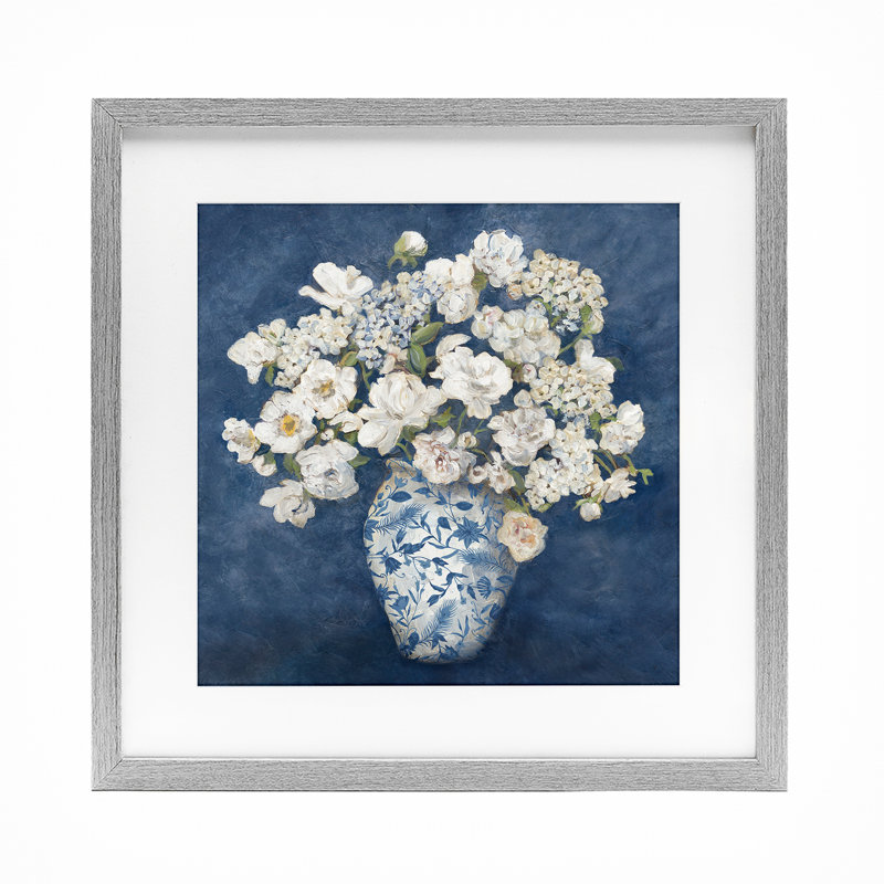 Vase classique chinois bleu encadré, imprimé par Charlene Olson, Cadre de ferme gris sous verre Farmhouse, H 16 po x l 16 po