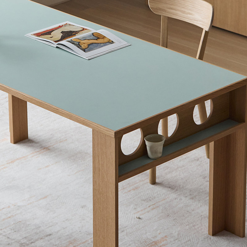 Bureau multifonctionnel au design simple et élégant, H 29,52 po x l 62,99 po x P 31,49 po
