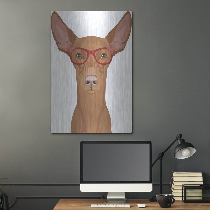 «Pharaoh Hound Porter des lunettes Hipster» par les affiliés Furbaby, H 36 po x l 24 po