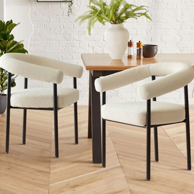 Chaise rembourrée avec accoudoirs courbés Modern Boucle