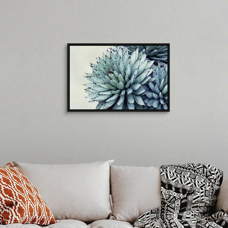 « Green Crush IX » par Elizabeth Urquhart-reproduction de photo sur toile, H 22 po x l 32 po x P 1,75po, Cadre noir