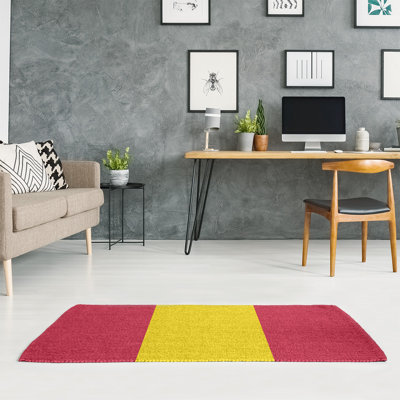 Tapis rouge rayé/jaune St Louis