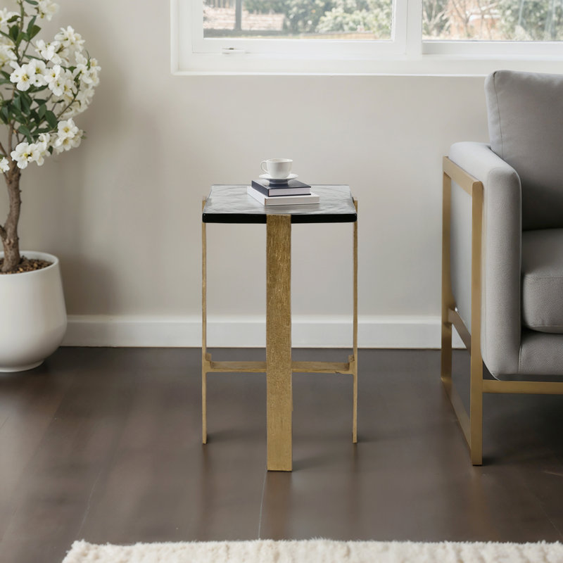 Table d'appoint Modern Modern, H 22 po x l 18 po x P 18 po