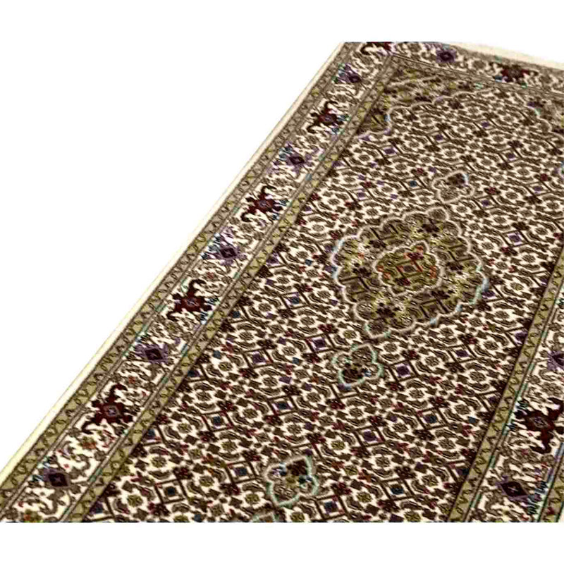 Hand Knotted Oriental Area Rug in Cream