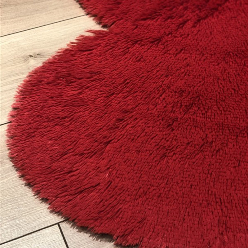 Tapis rouge à poils longs en acrylique Dukinfield, Nouveauté 2 pi 4 po x 9 pi 10 po