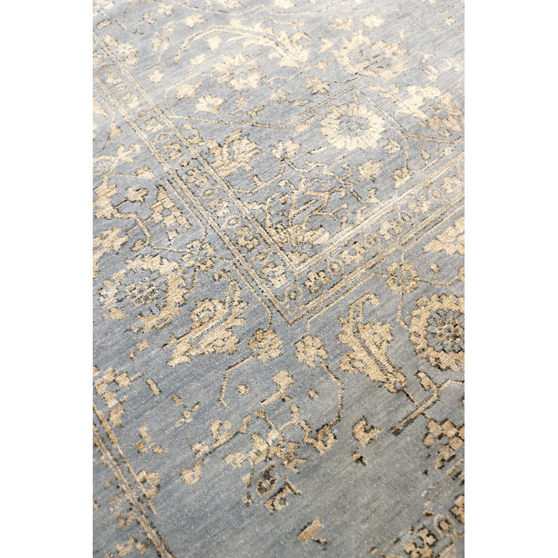 Hand Knotted Floral Area Rug in L. Blue / Gold