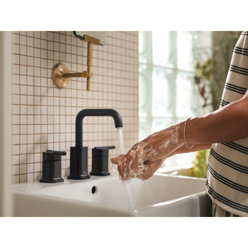 Robinet de salle de bain noir mat avec ensemble de drain Moen Inara, Noir mat