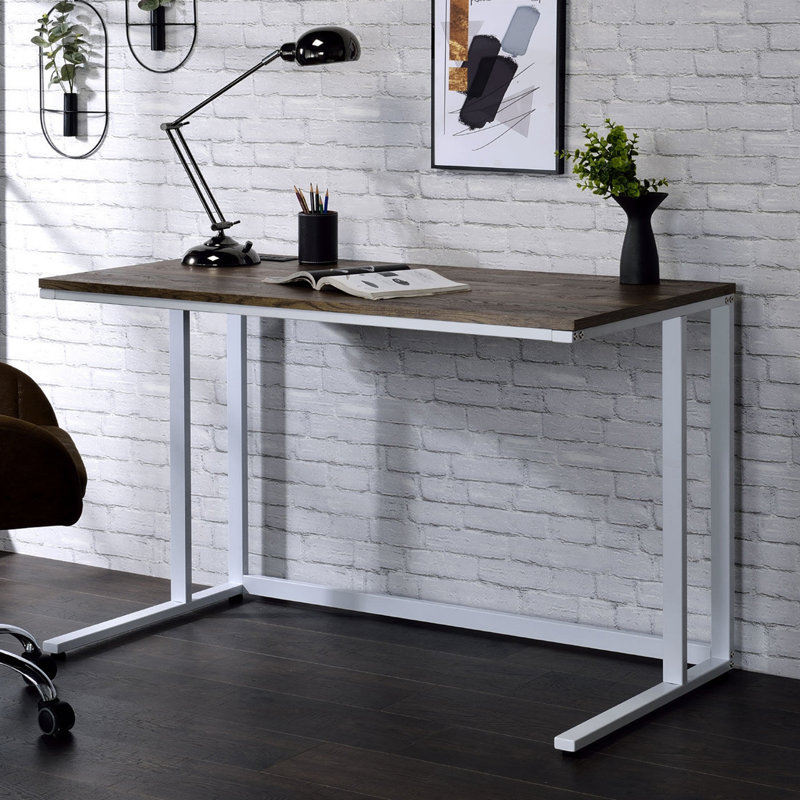 Bureau d'écriture rectangulaire avec port USB et prise
