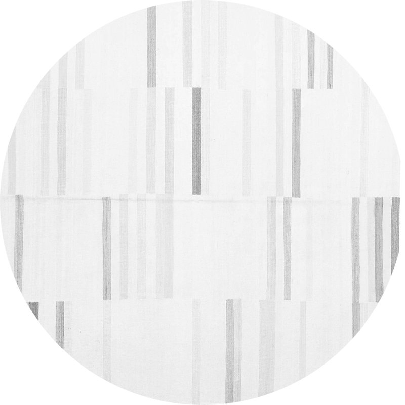 Tapis gris / noir / blanc en chenille tissé à la machine Flythe, Rond 5 pi