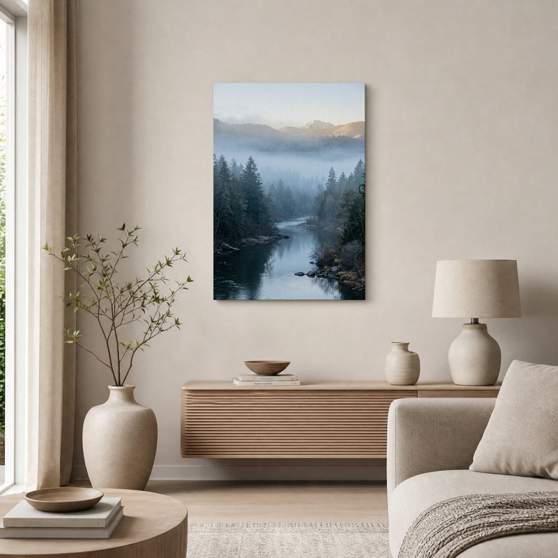 Tableau sur toile représentant une vallée de rivière brumeuse avec des montagnes enneigées, H 36 po x l 24 po