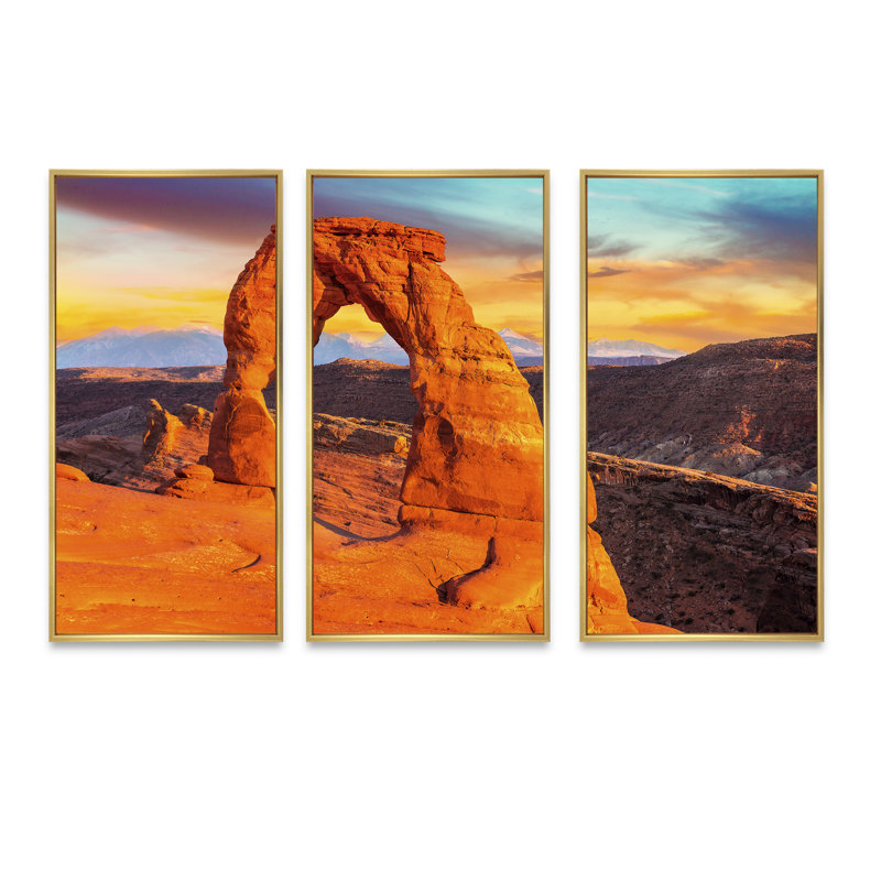 Delicate Arch In Arches Park - Ensemble d'art mural sur toile encadré paysage de 3, Or, H 32 po x l 48 po