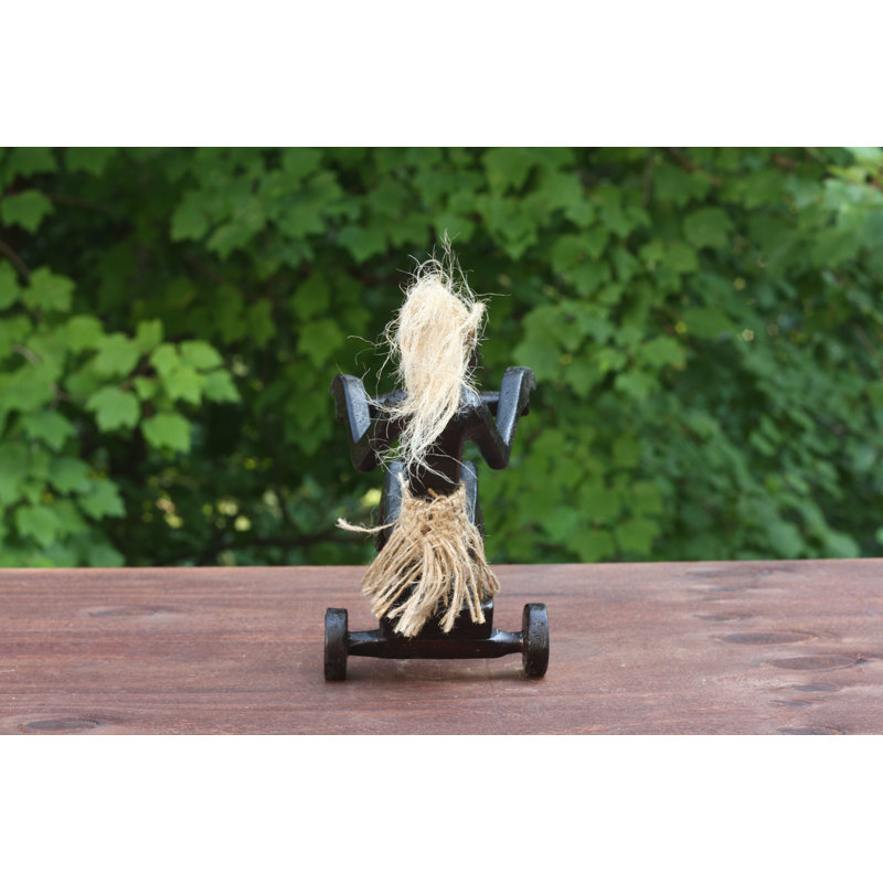 Figurine sculptée à la main Averianna