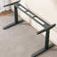 Table électrique à hauteur réglable en bois massif chêne rouge-304473030