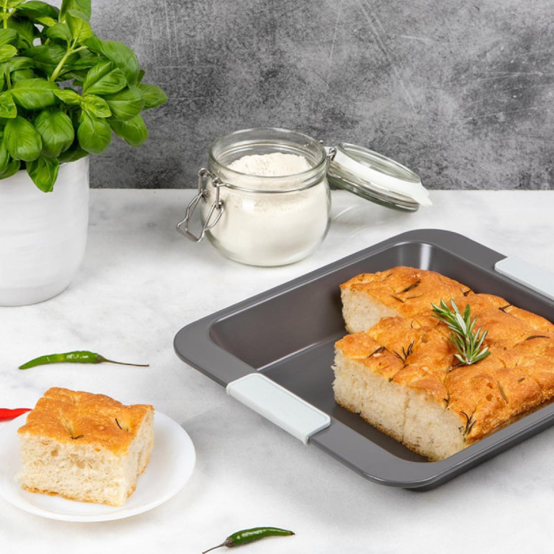 Laura Ashley Classic Cake Pan