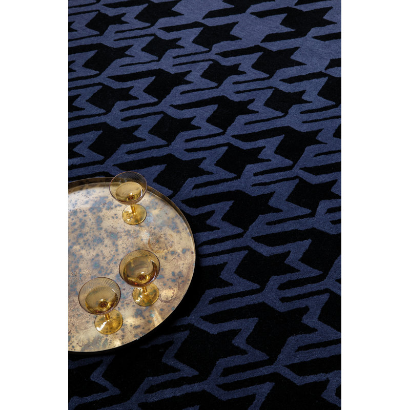 Wool Houndstooth Area Rug in Dark Blue/Black, 6'7" x 9'2"