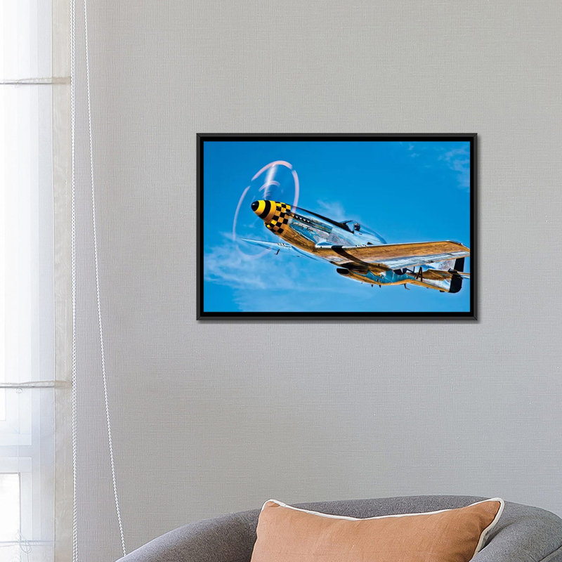 «A North American P-51D Mustang», reproduction de photo sur toile, H 18 po x l 26 po x P 1,5 po, Toile encadrée noire