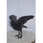 Statue Hyden Raven avec ailes ouvertes en bronze - Taille: L 16 po x l 25 po x H 15 po.