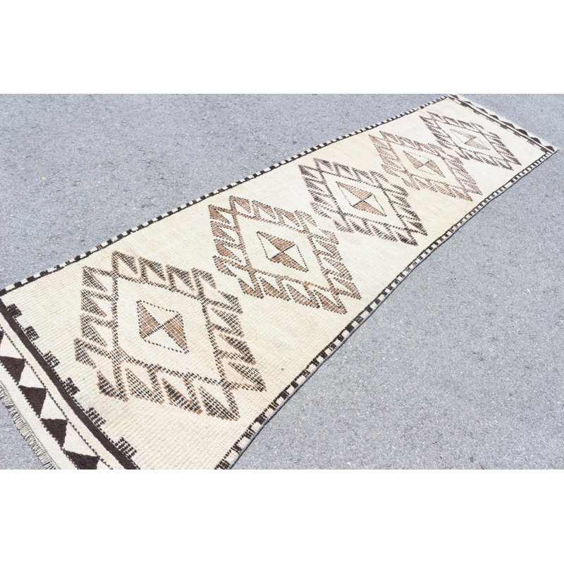 Tapis turc rétro de style bohémien avec motif géométrique brun et crème, idéal pour la décoration intérieure ou le salon