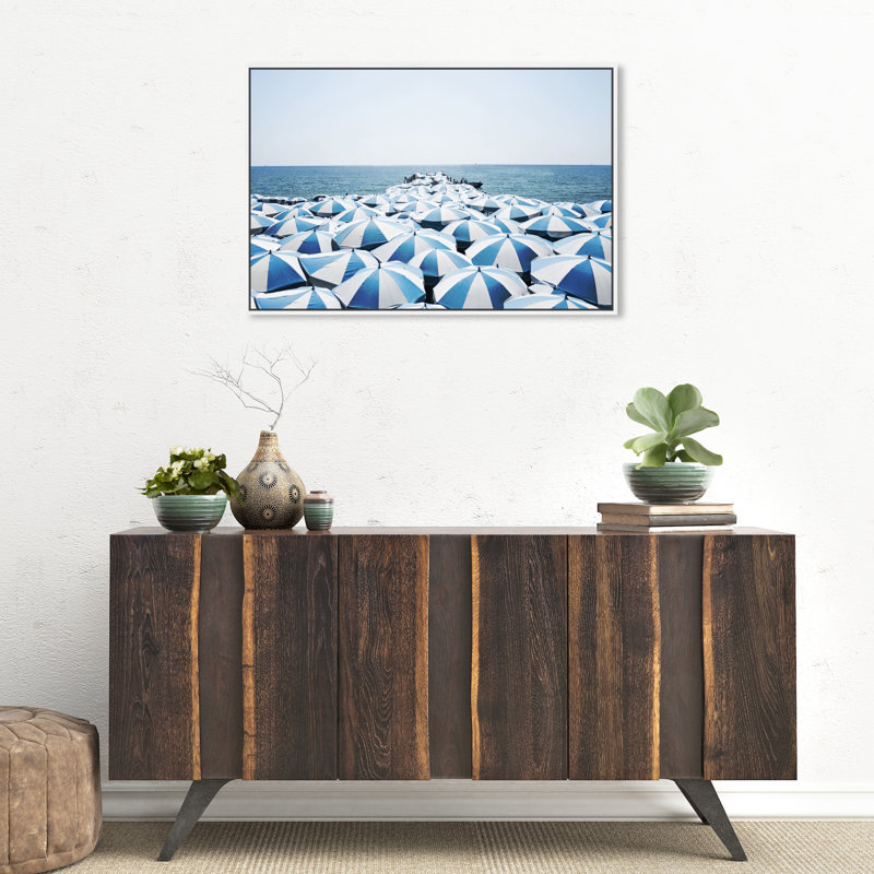 Blue Umbrella Beach - photographie sur toile, H 20 po x l 30 po, White
