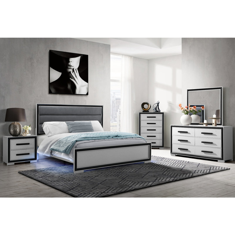 Très grand lit gris noir avec tête de lit en bois massif et en bois d'ingénierie à DEL, finition argentée épurée et garniture décorative noire, 84 po x 79 po 56 po, 113,95 lb