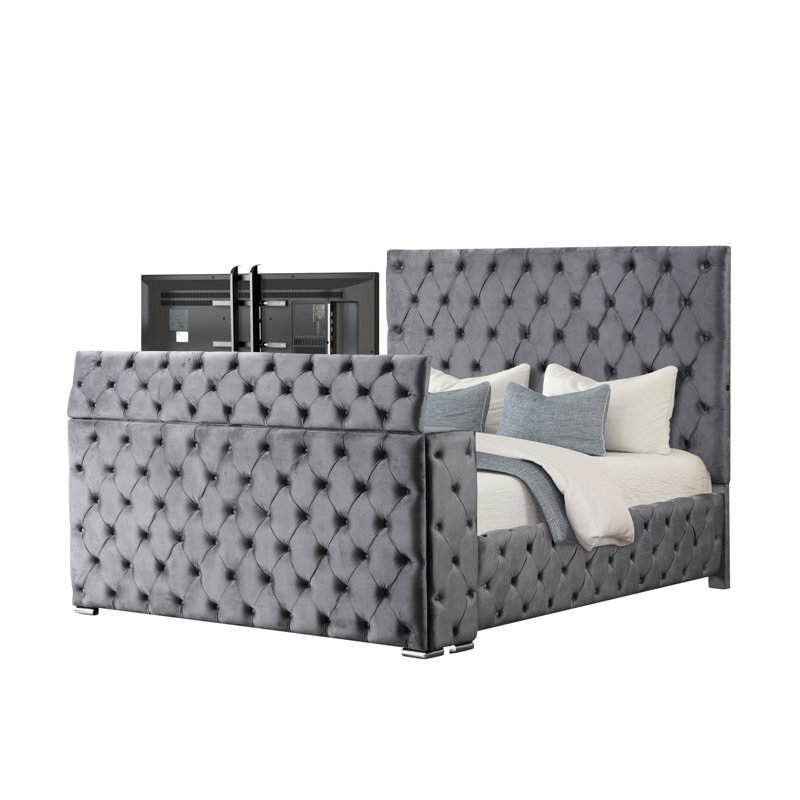 Très grand lit gris de style moderne avec foyer électrique et rangement pour téléviseur