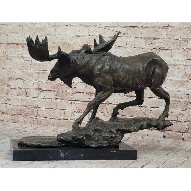 Grande sculpture d'orignal signée Wildlife