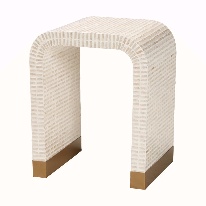 Table de bout en nacre de Capiz côtière beige et blanche