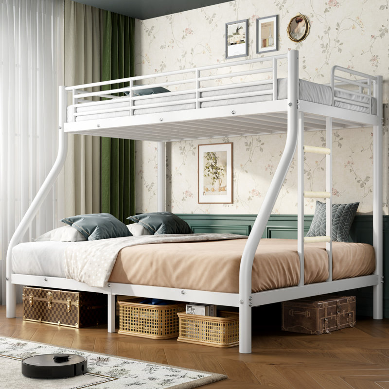 Lit simple superposé au-dessus d'un grand lit blanc, Simple TG sur grand, Blanc